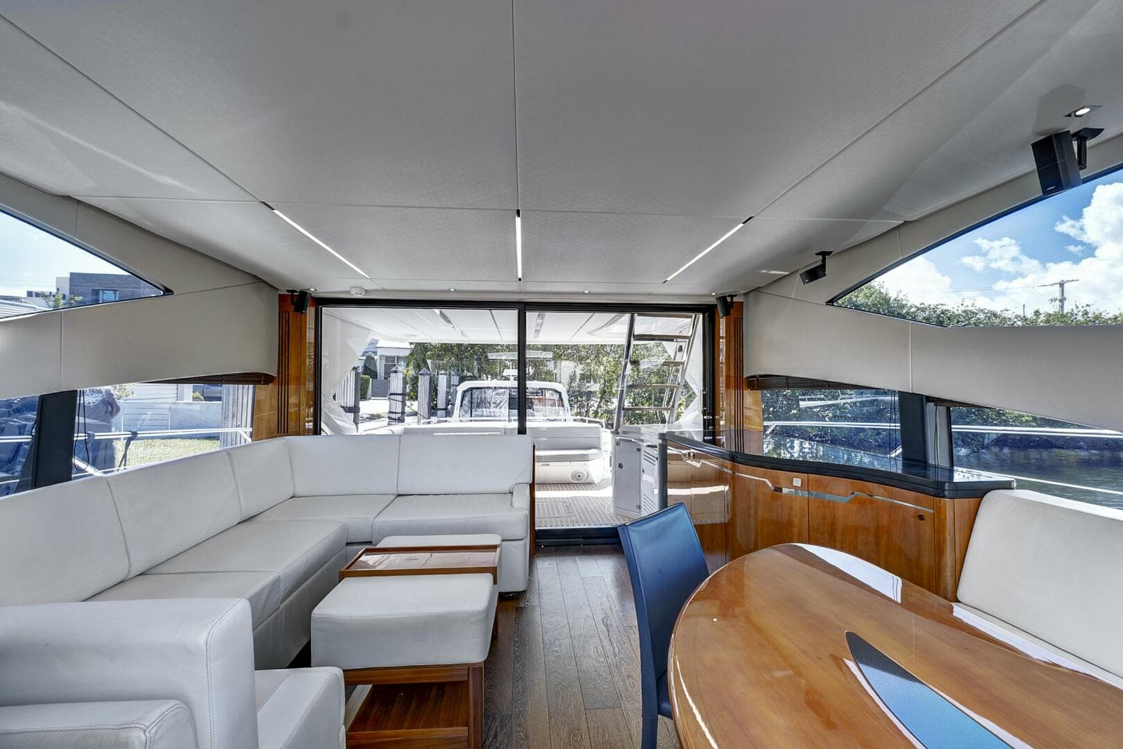 2017 Sunseeker 68 Sport Yacht