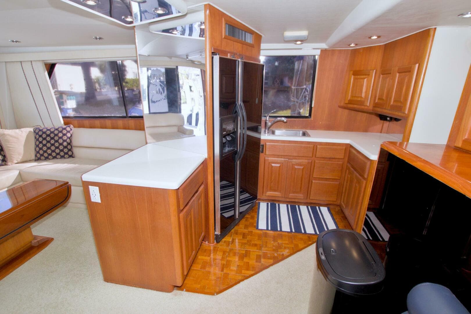 1990 Viking 53 Convertible