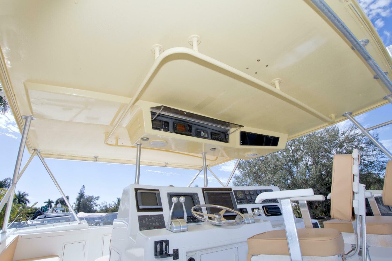 1990 Viking 53 Convertible