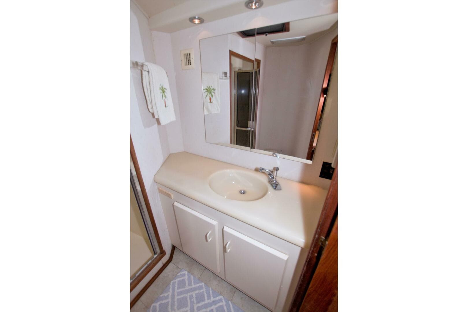 1990 Viking 53 Convertible