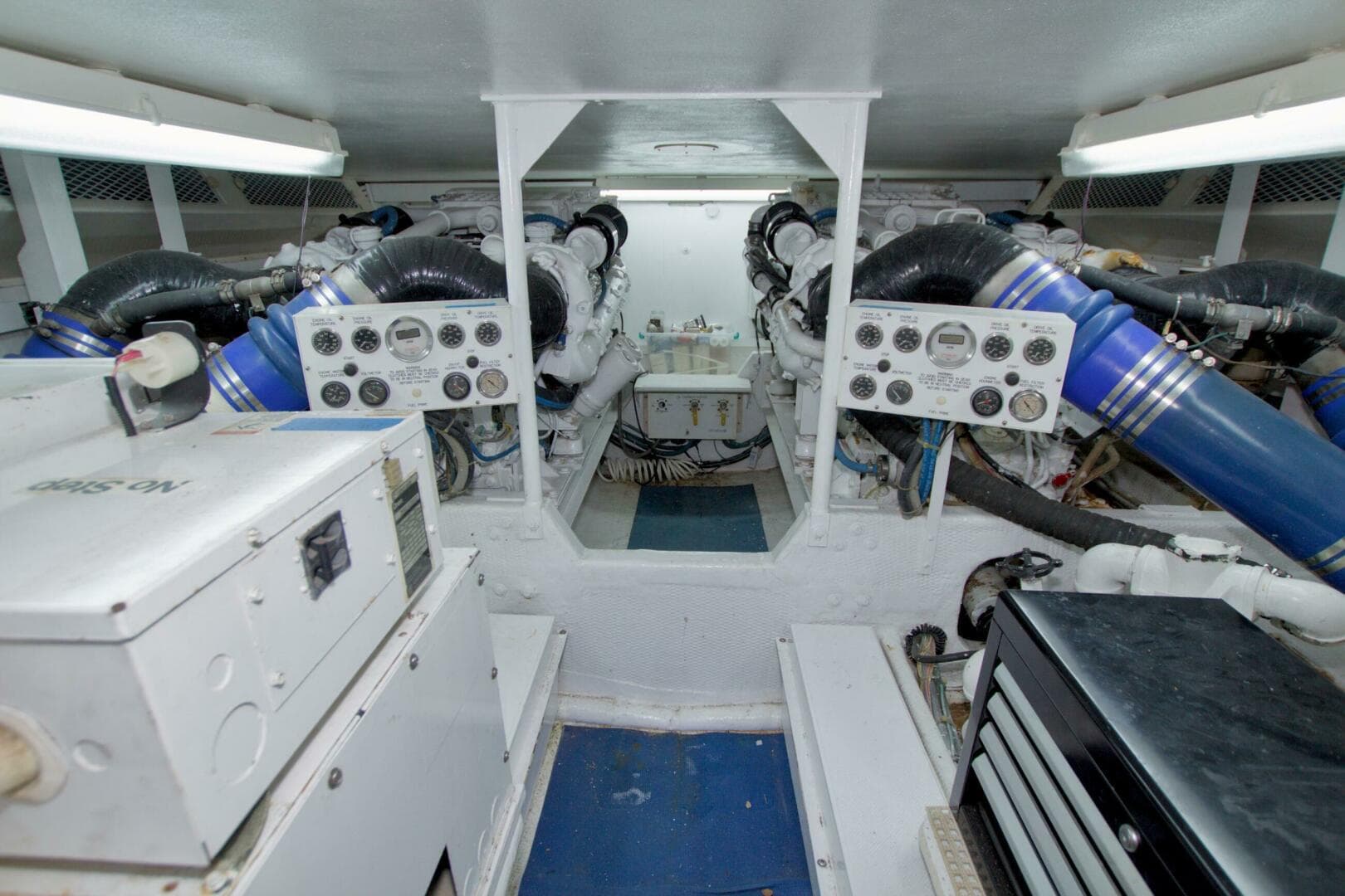 1990 Viking 53 Convertible