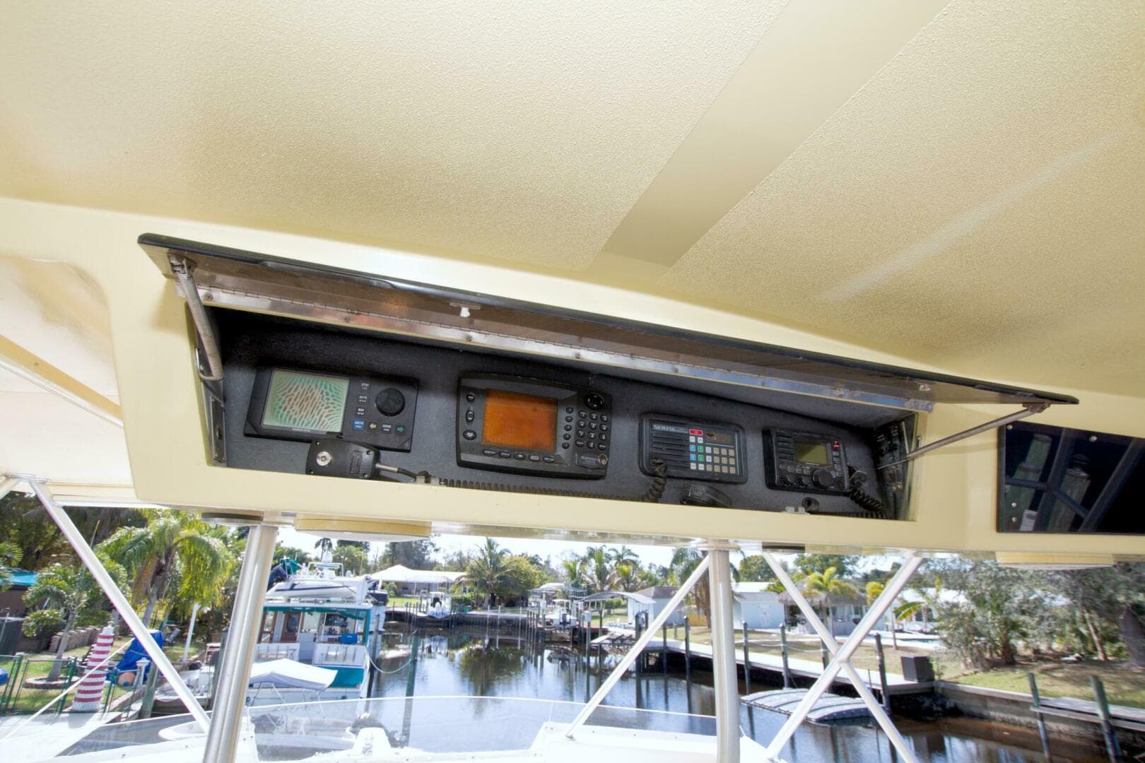 1990 Viking 53 Convertible