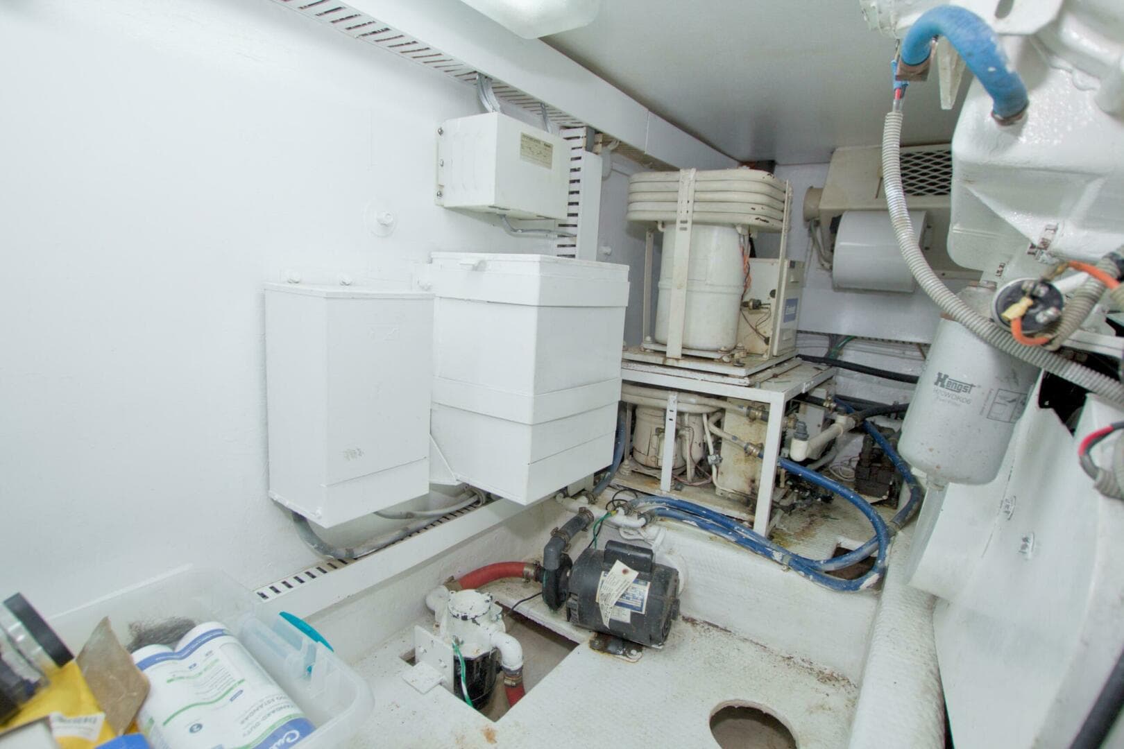 1990 Viking 53 Convertible