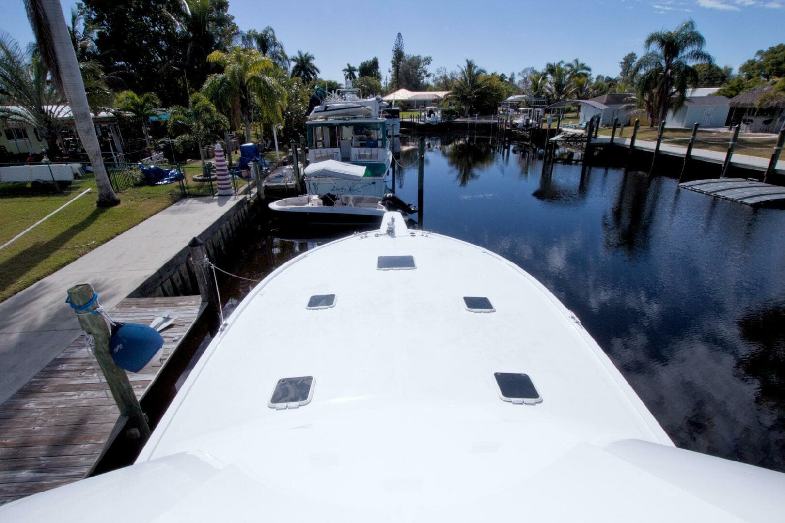 1990 Viking 53 Convertible