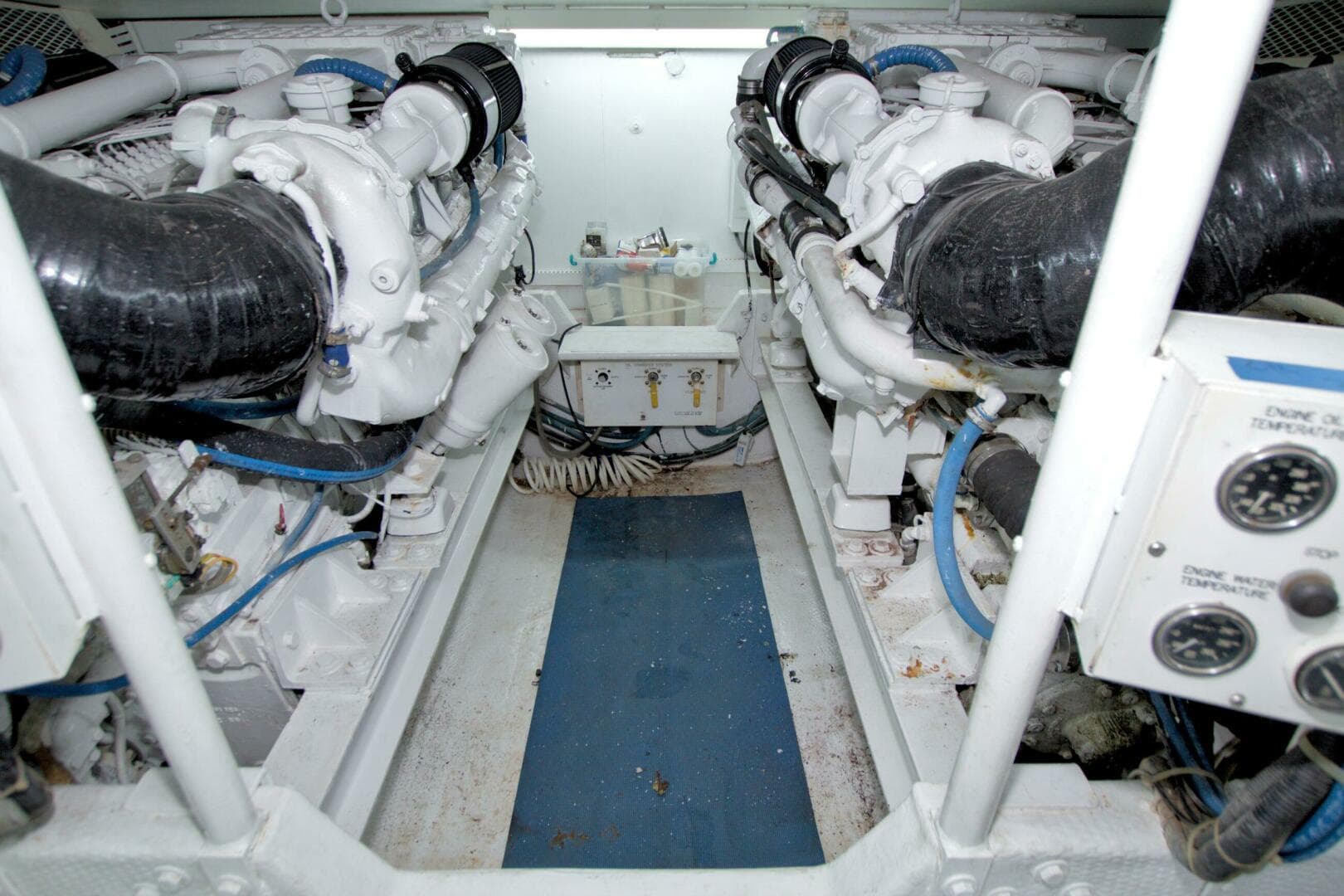 1990 Viking 53 Convertible