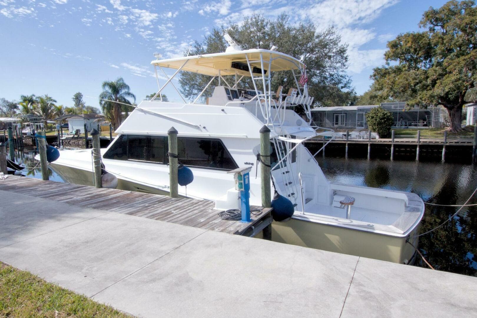 1990 Viking 53 Convertible