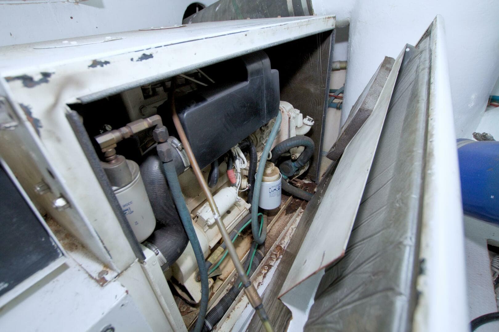 1990 Viking 53 Convertible