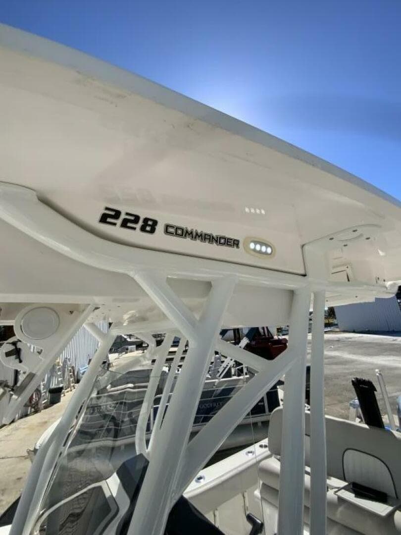 2022 Sea Fox 228 Commander