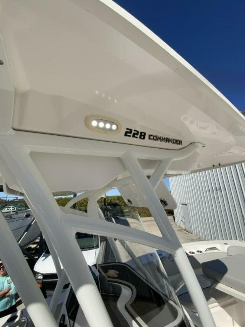 2022 Sea Fox 228 Commander