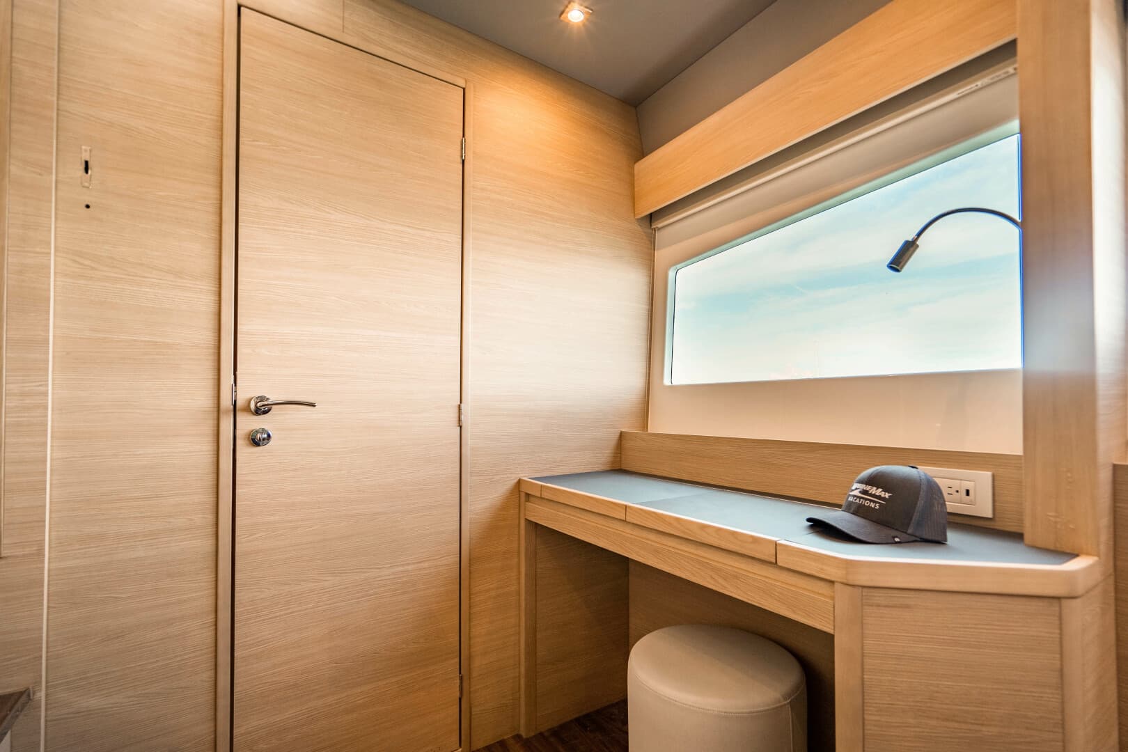 2024 Aquila 54 Yacht