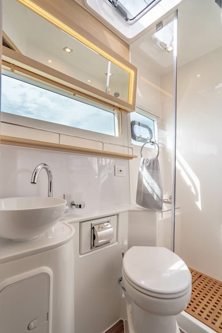 2024 Aquila 54 Yacht