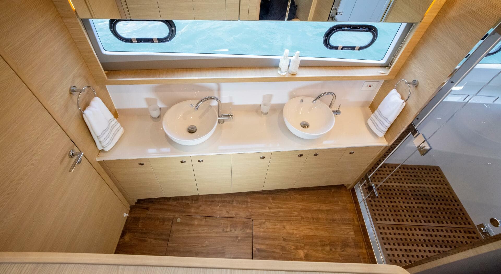 2024 Aquila 54 Yacht