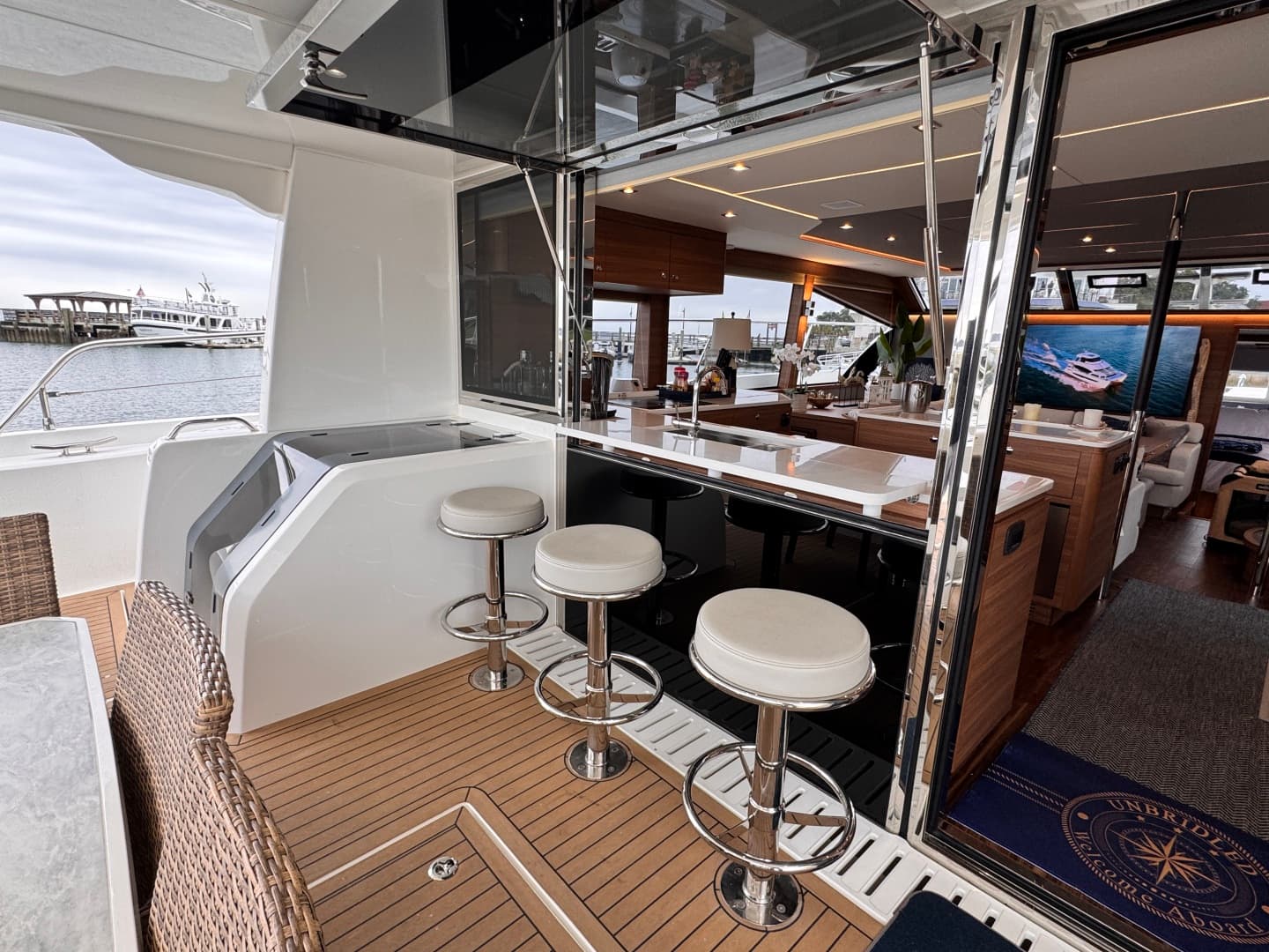 2024 Aquila 54 Yacht