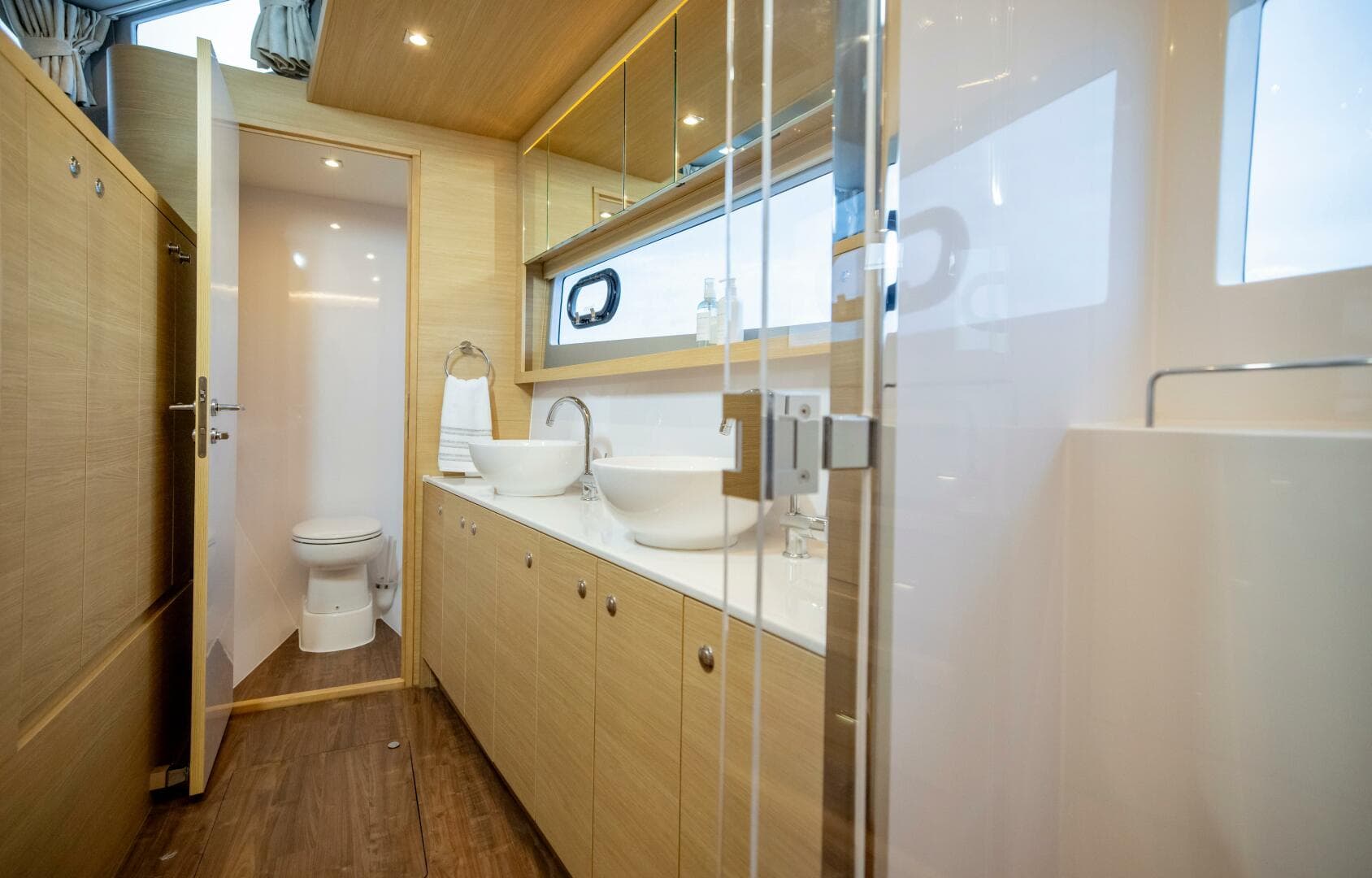 2024 Aquila 54 Yacht