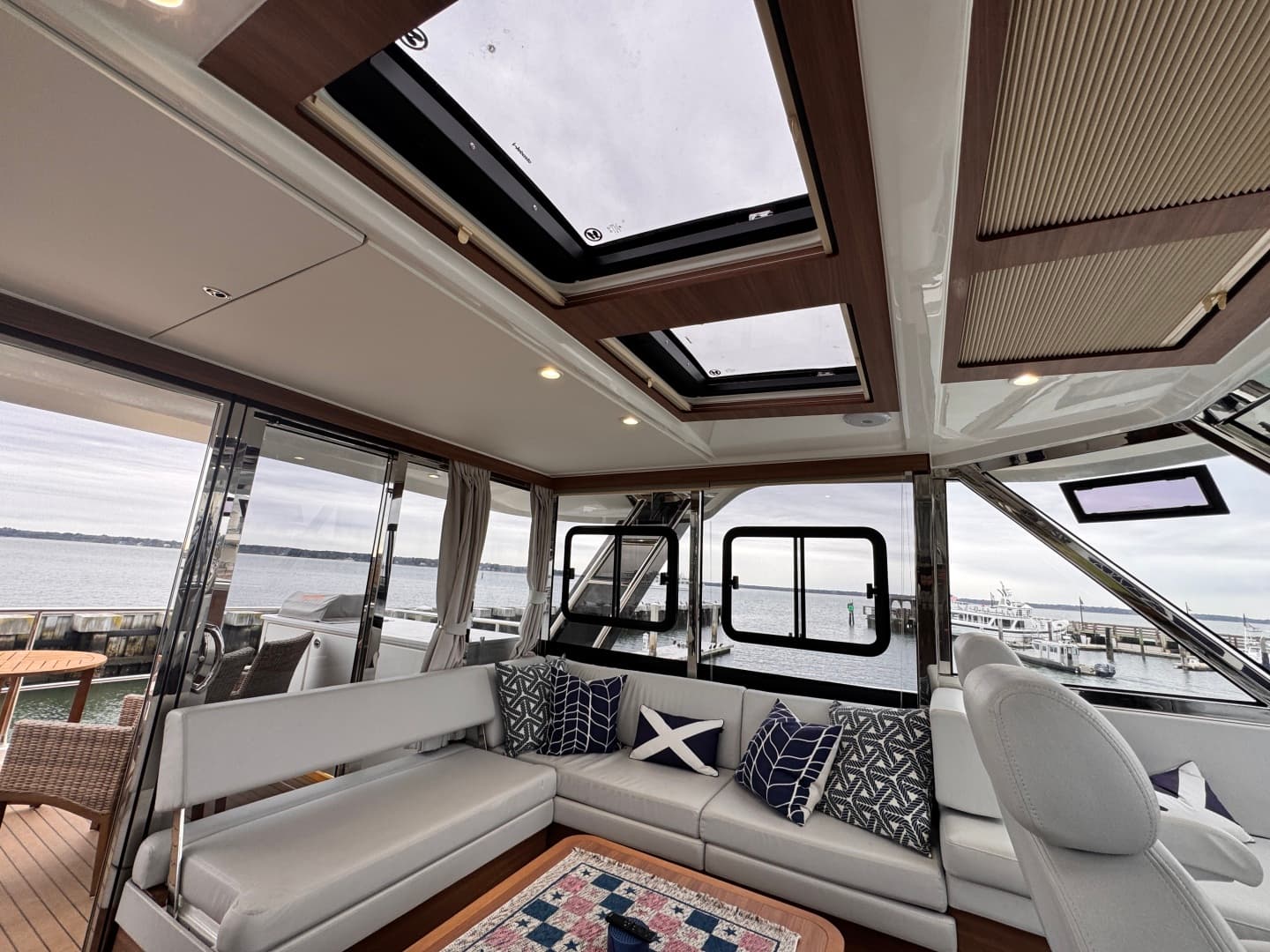 2024 Aquila 54 Yacht