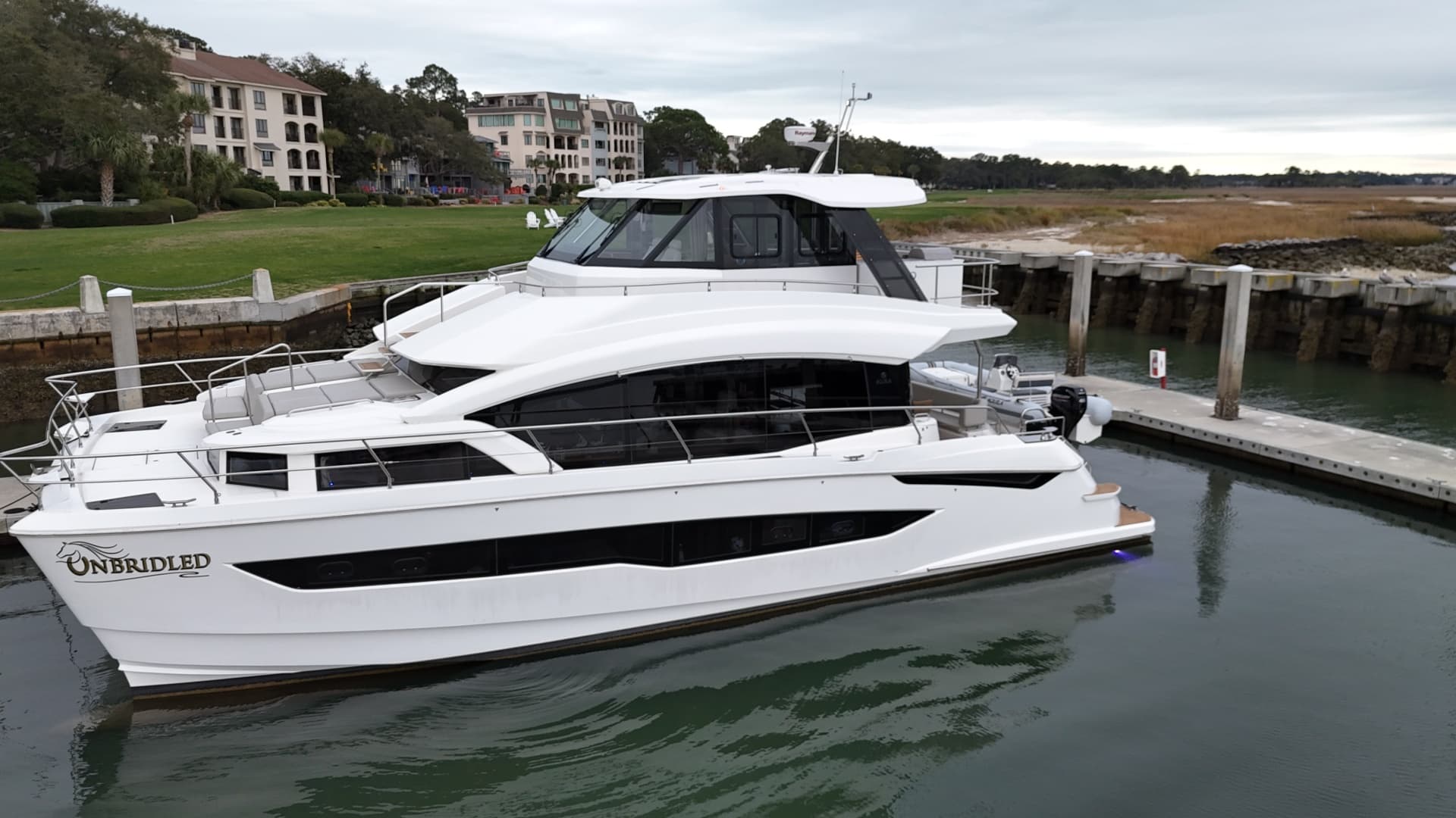 2024 Aquila 54 Yacht