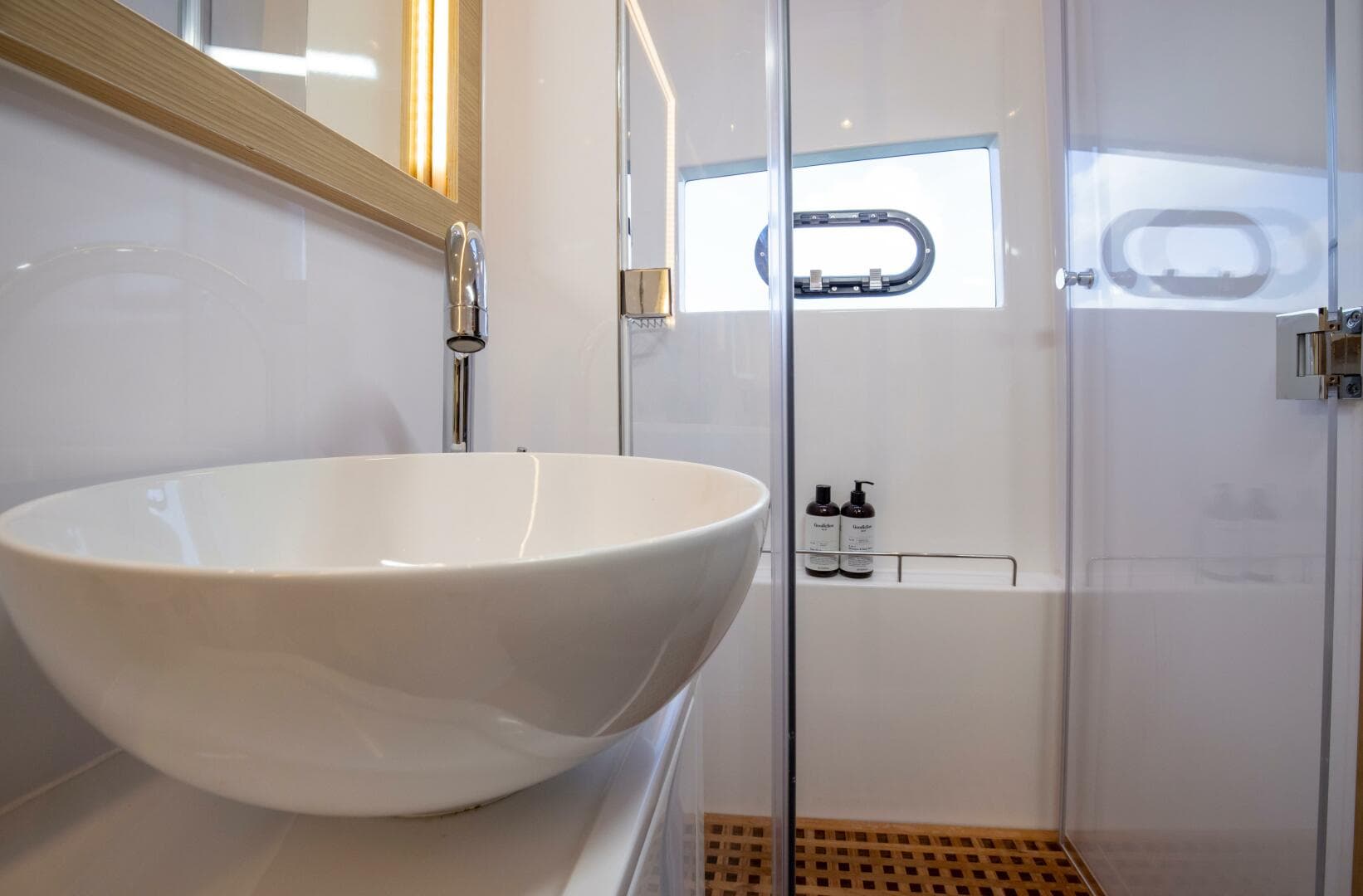 2024 Aquila 54 Yacht