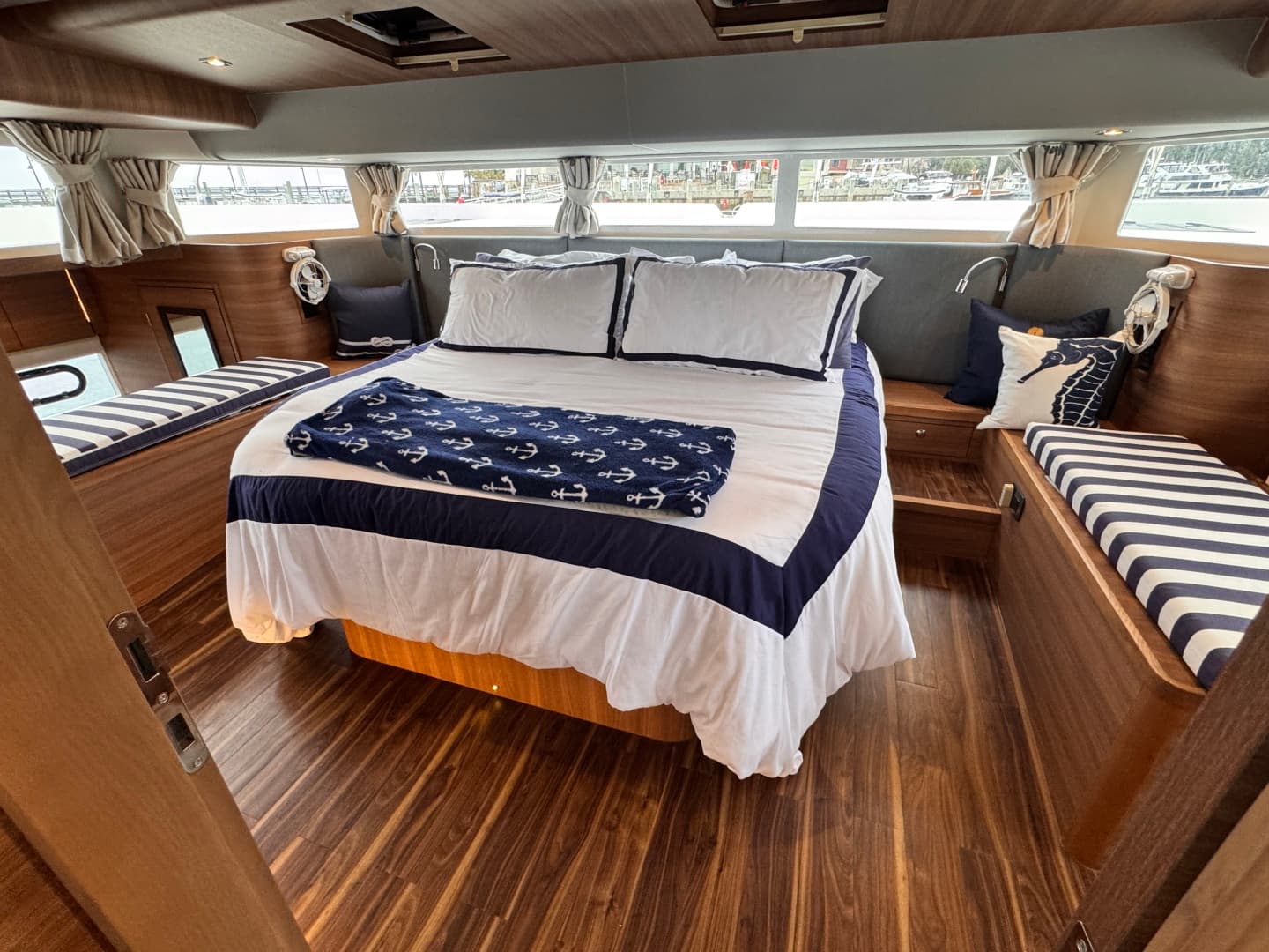 2024 Aquila 54 Yacht