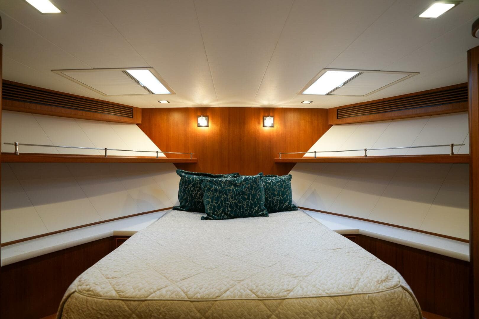 2022 Marlow Explorer 62E-CB