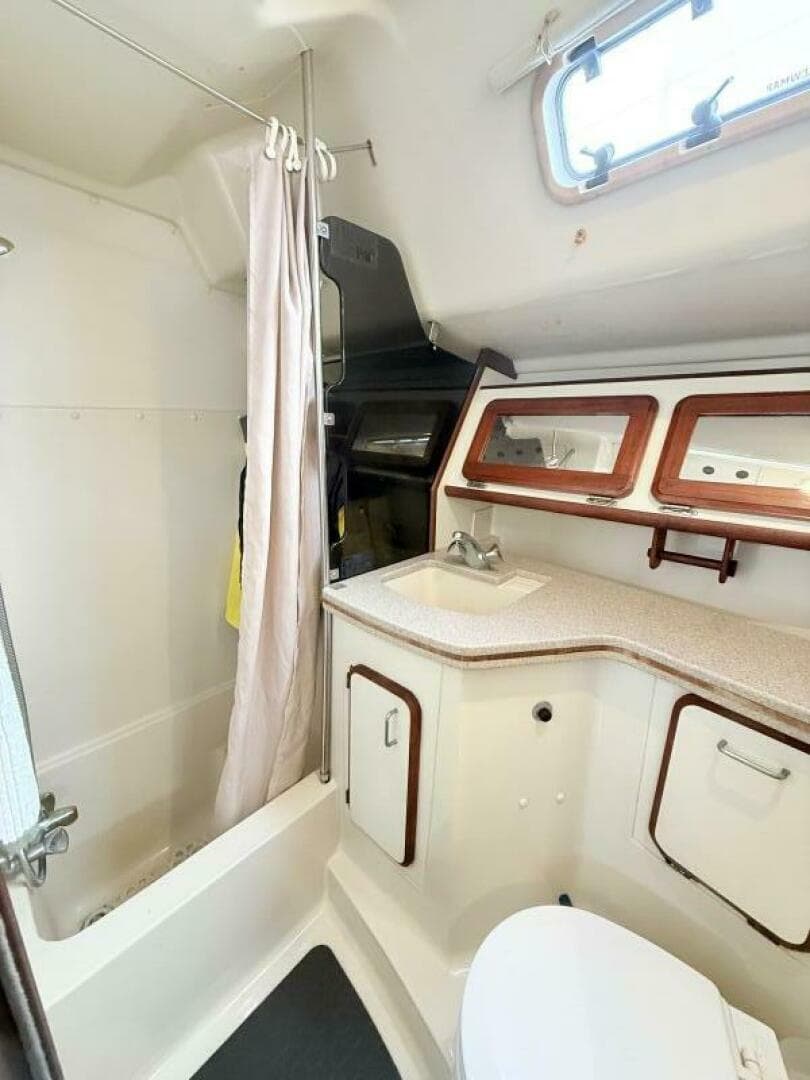 1991 Hunter Passage 42