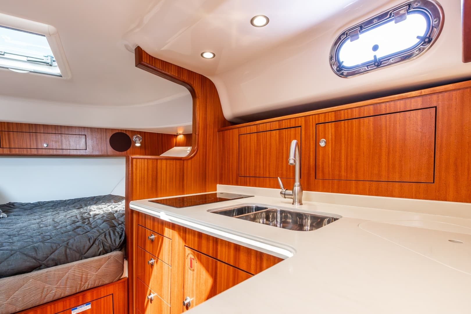 2016 Pursuit OS 385 Offshore