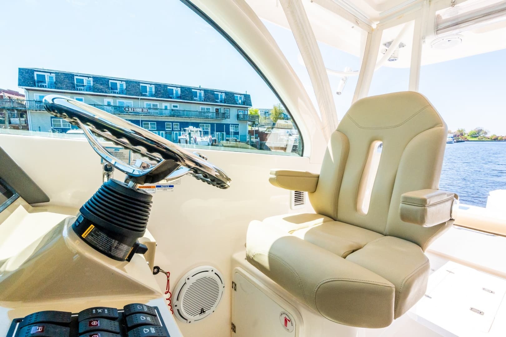 2016 Pursuit OS 385 Offshore