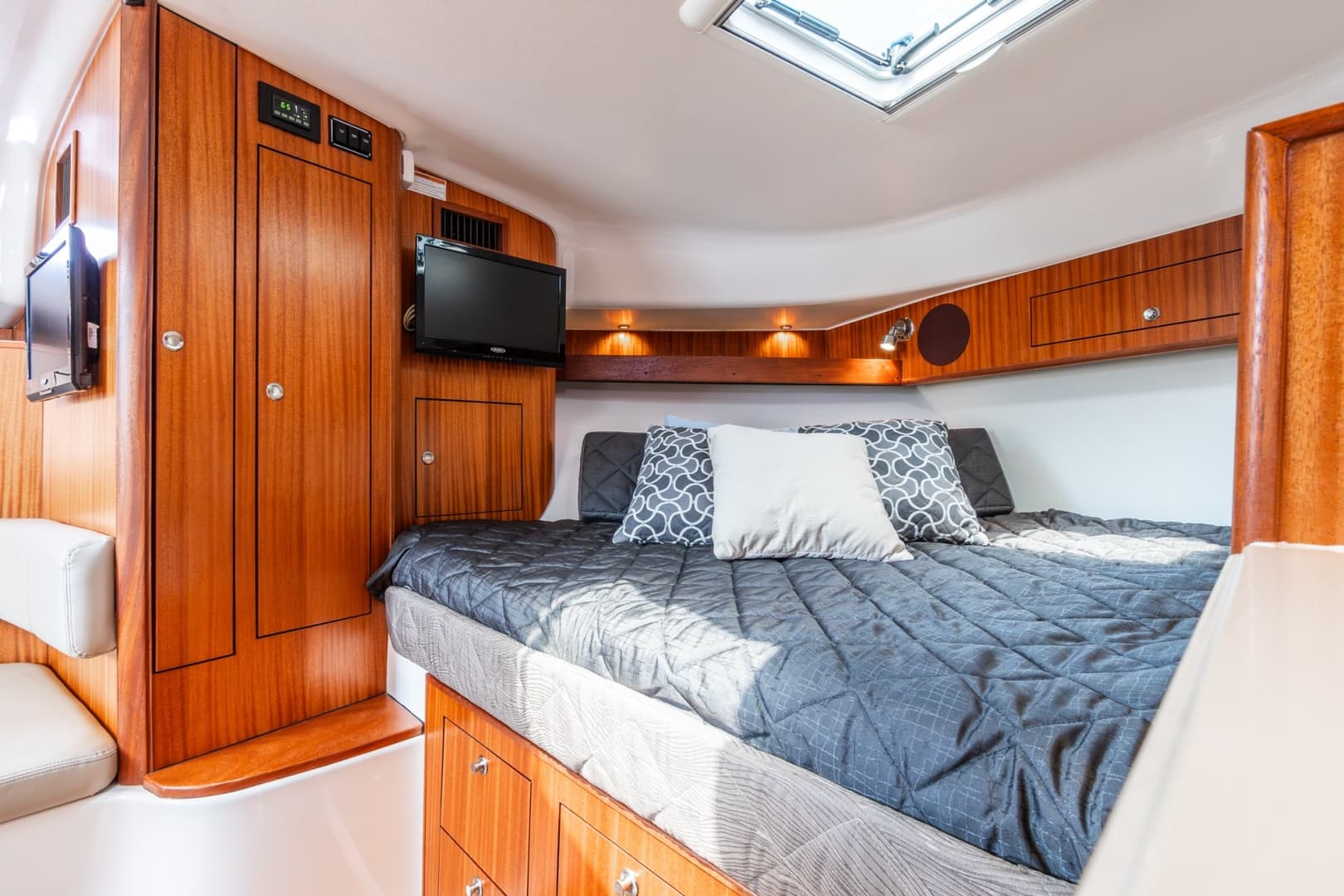2016 Pursuit OS 385 Offshore