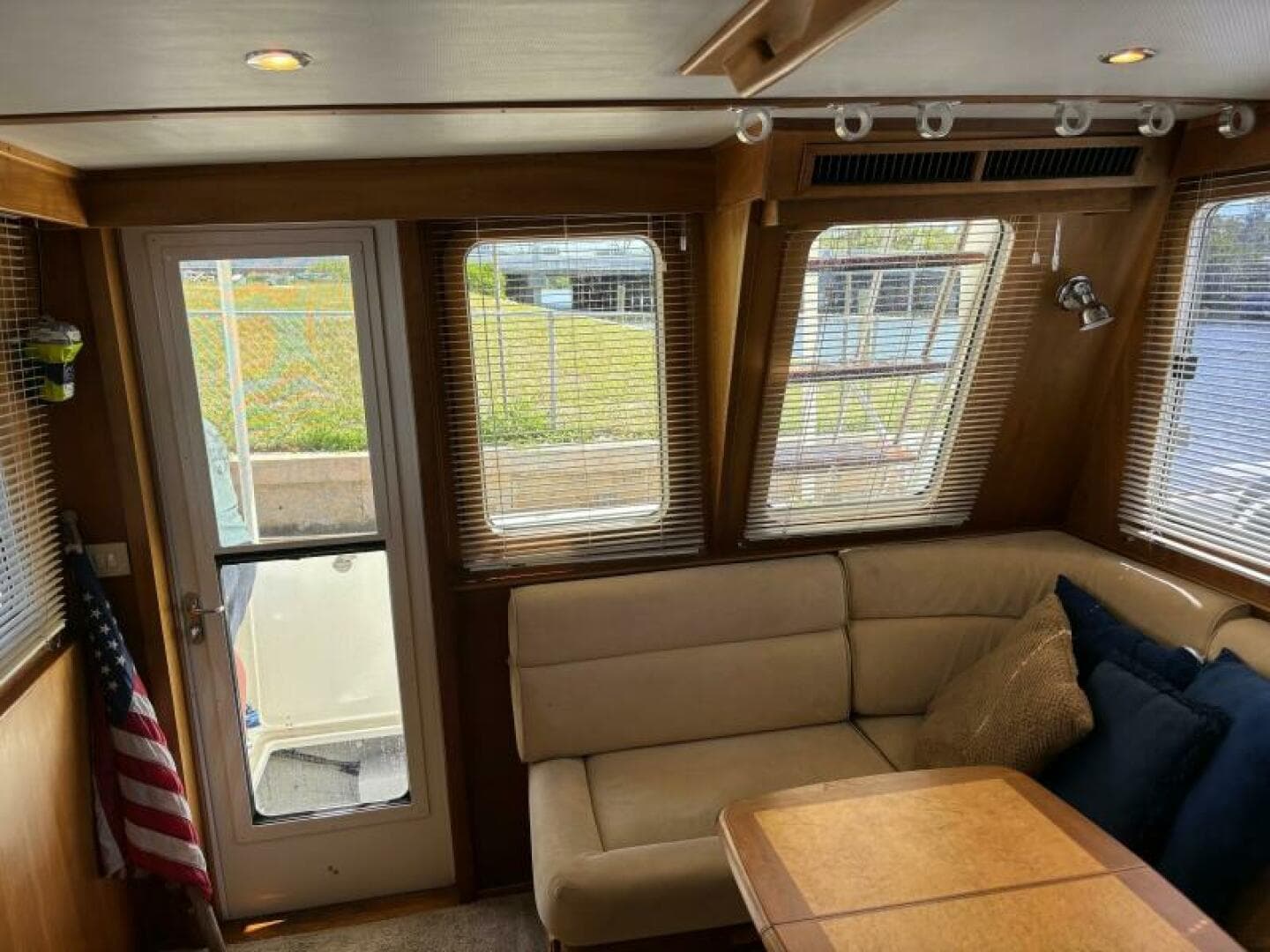 2004 Sabreline 36 Sedan