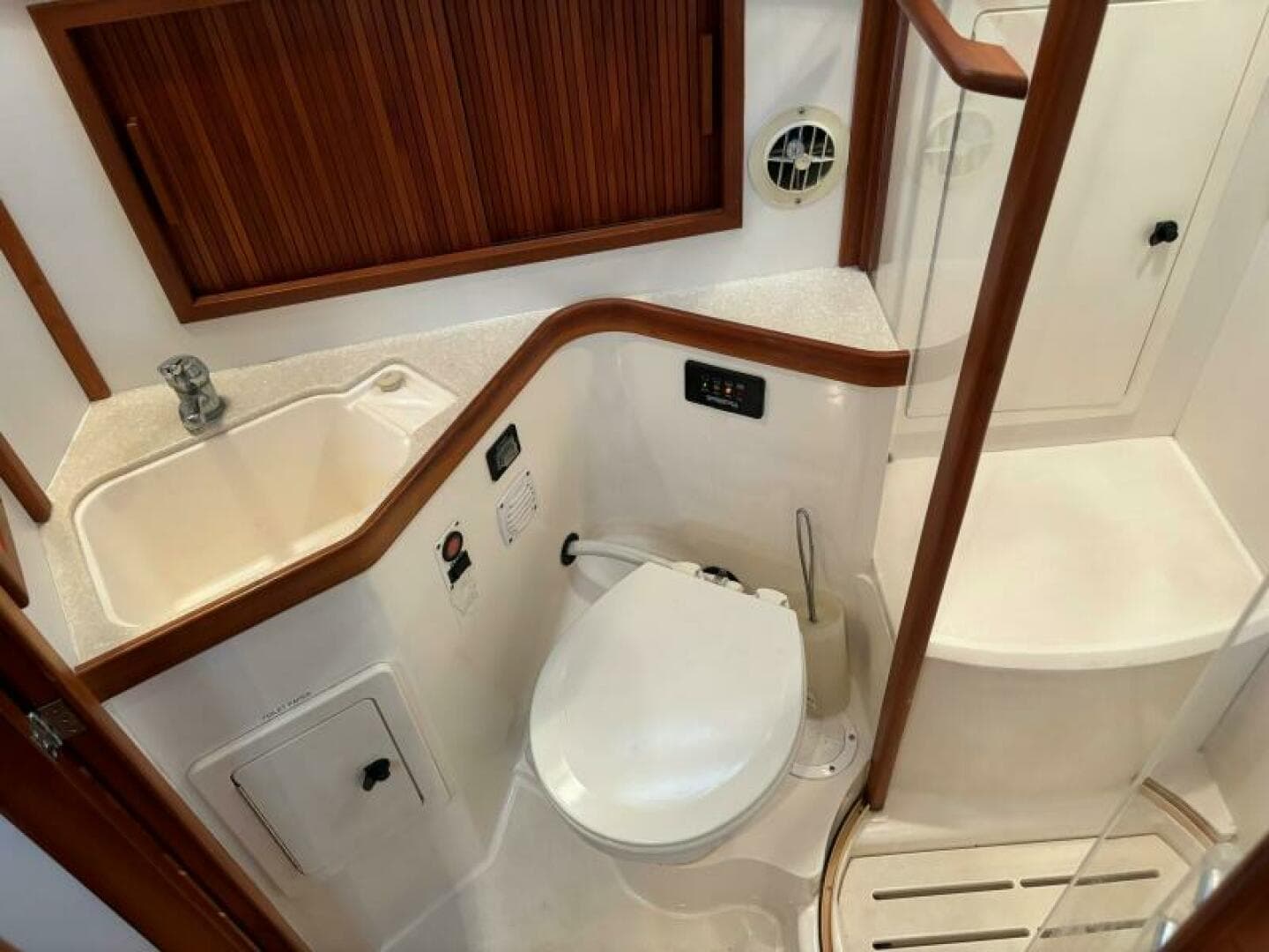 2004 Sabreline 36 Sedan