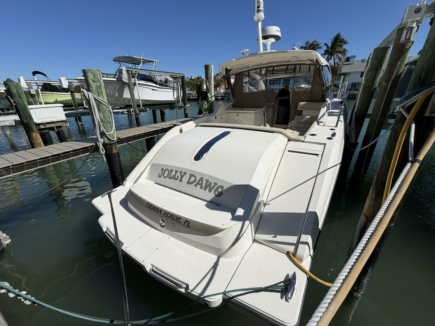 2014 Pursuit F350 - Profile 