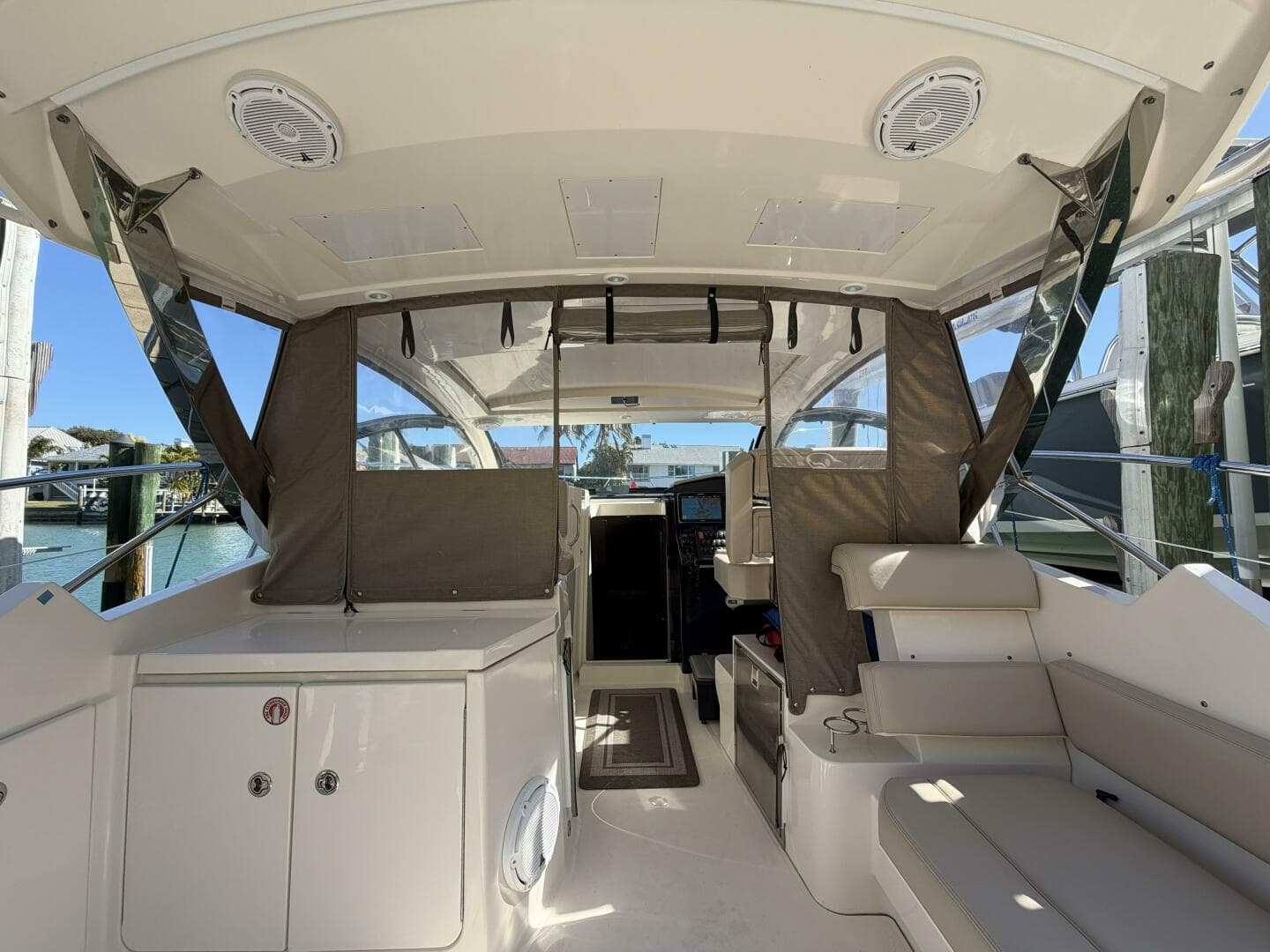 2014 Pursuit F350 - Helm