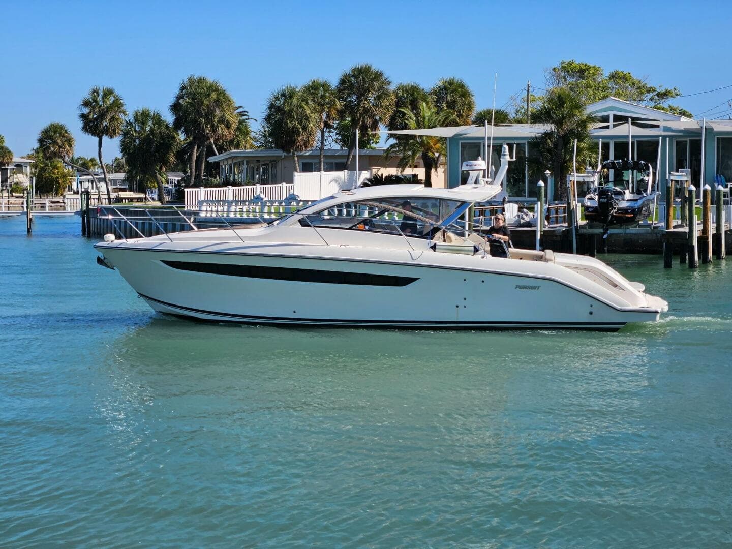 2014 Pursuit F350 - Profile 