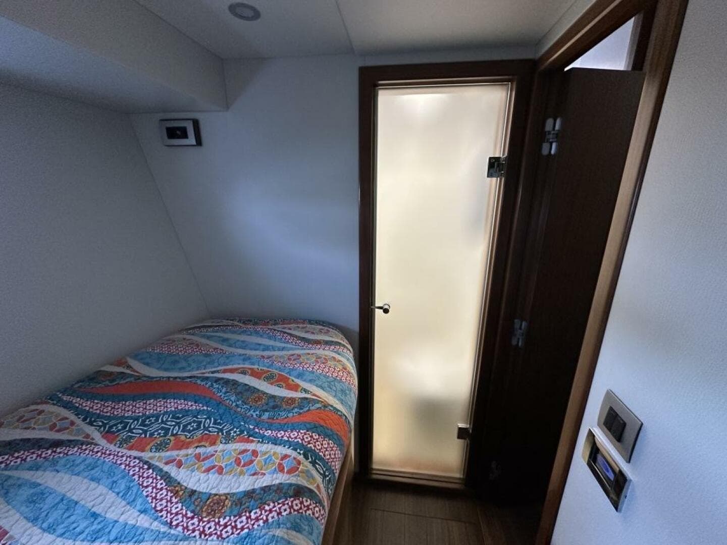 Outer Reef 62 SOUTH  PAWS - Guest Cabin