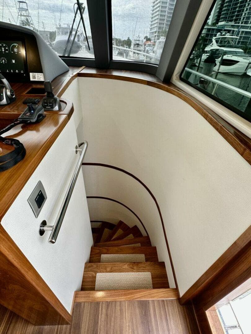 Outer Reef 62 SOUTH  PAWS - Interior