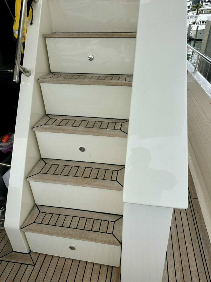 Outer Reef 62 SOUTH  PAWS - Exterior 