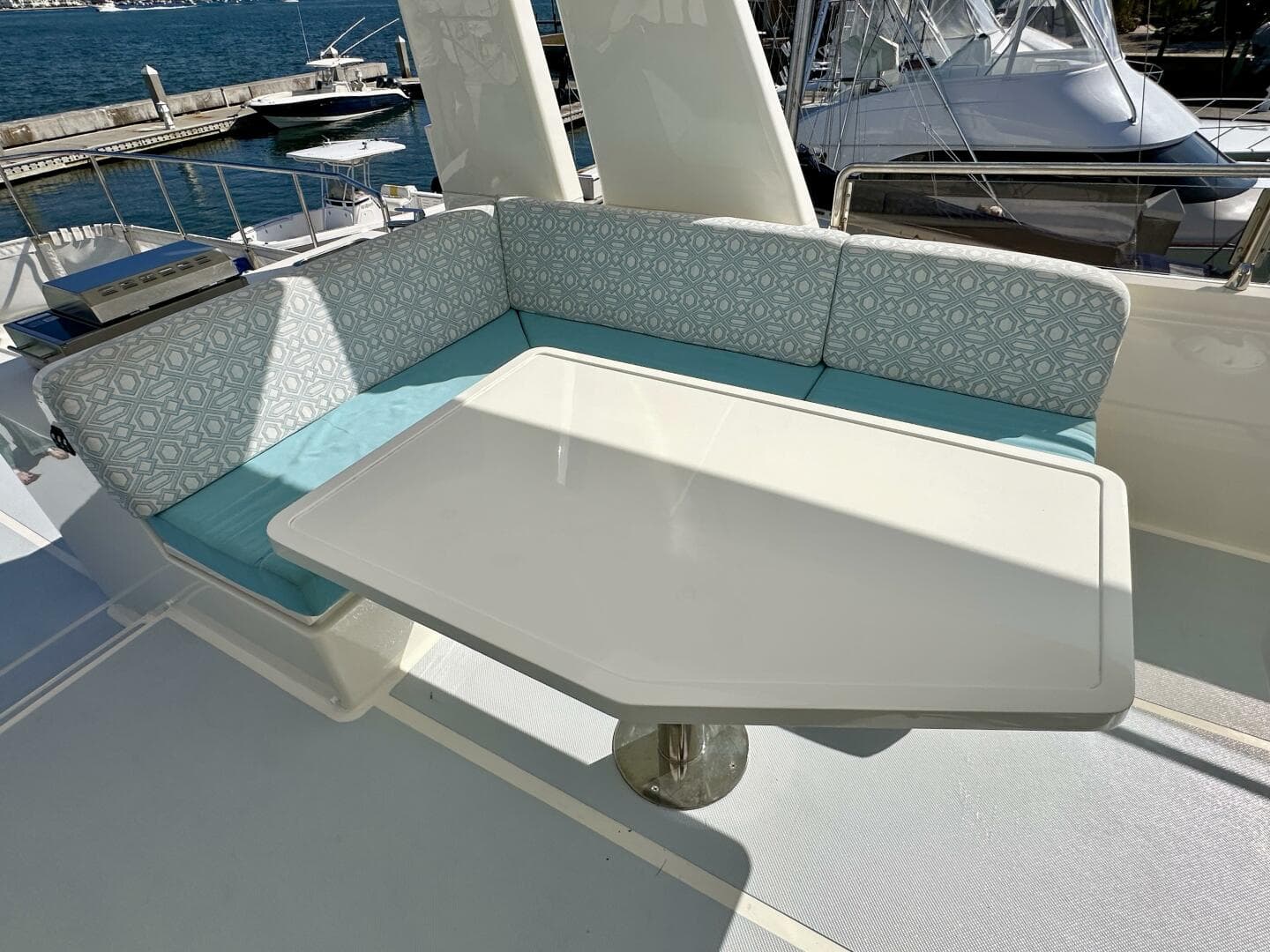 Outer Reef 62 SOUTH  PAWS - Flybridge