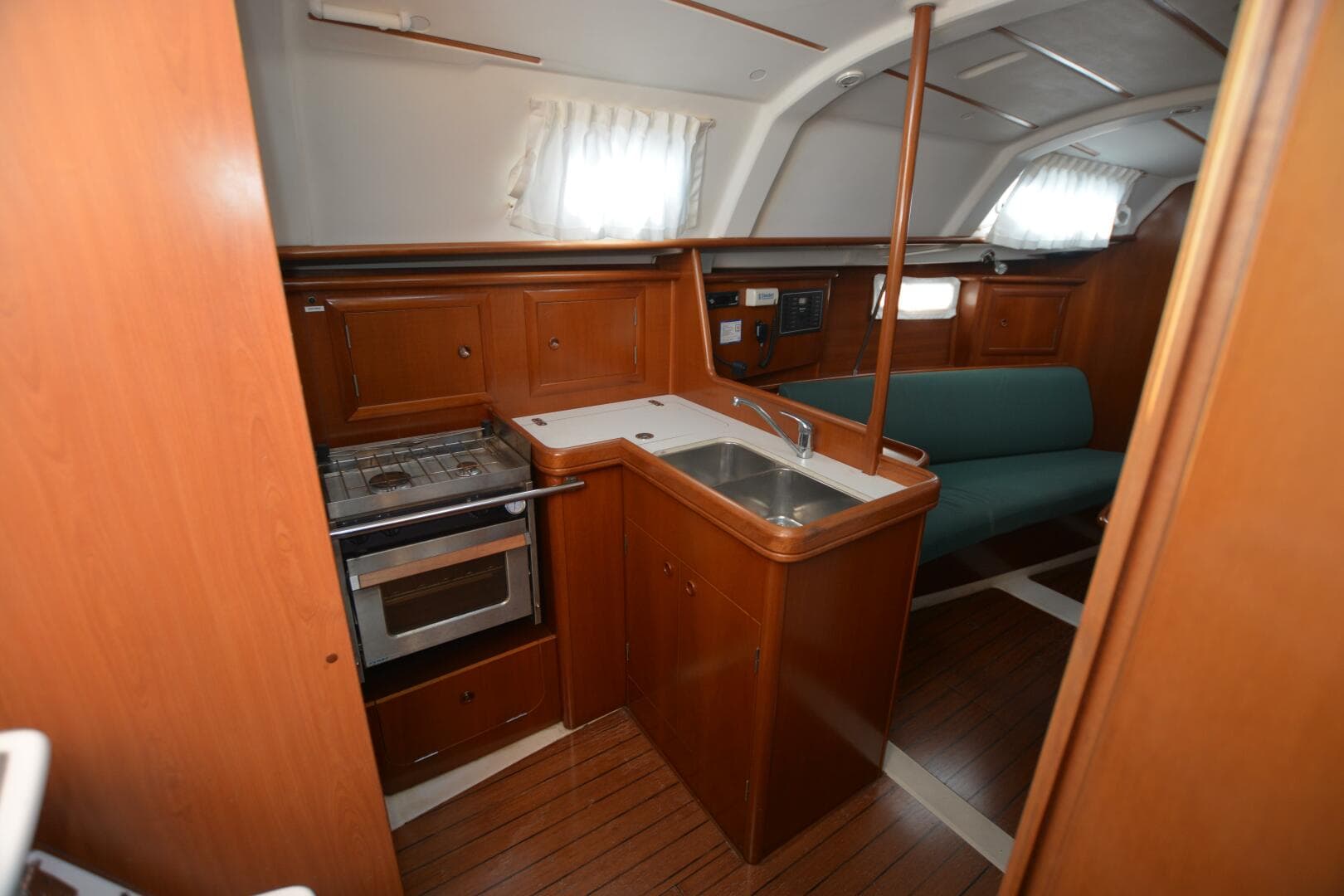 2002 Beneteau Oceanis 331