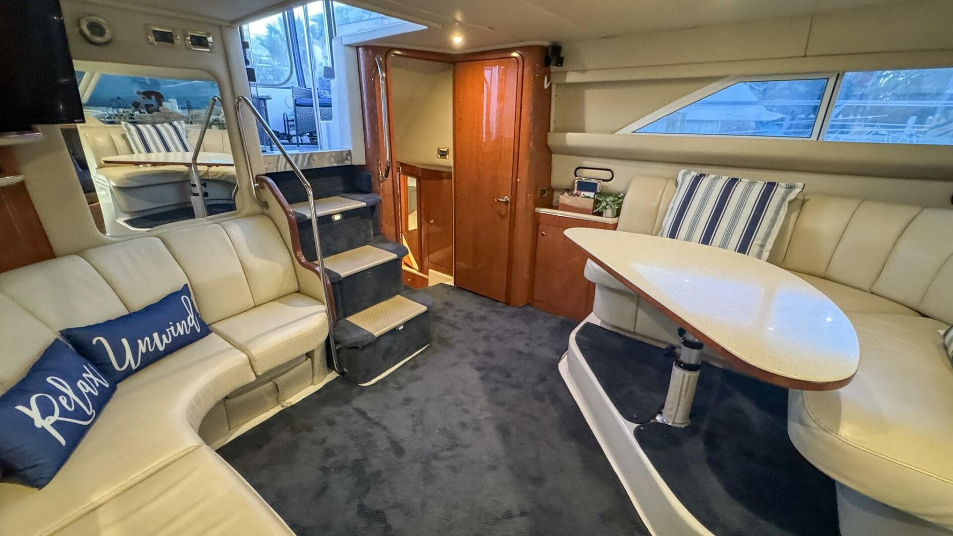 Salon Looking Aft