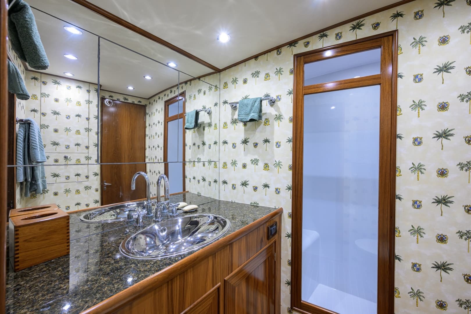 Rybovich 60 SIBONEY - Master Stateroom Ensuite Head