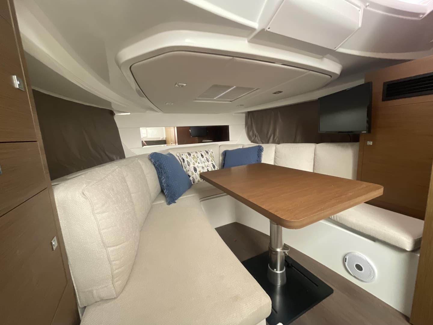 2019 Jeanneau 10.5