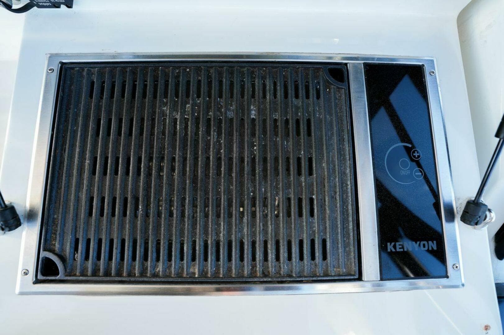 2020 Beneteau Flyer 10