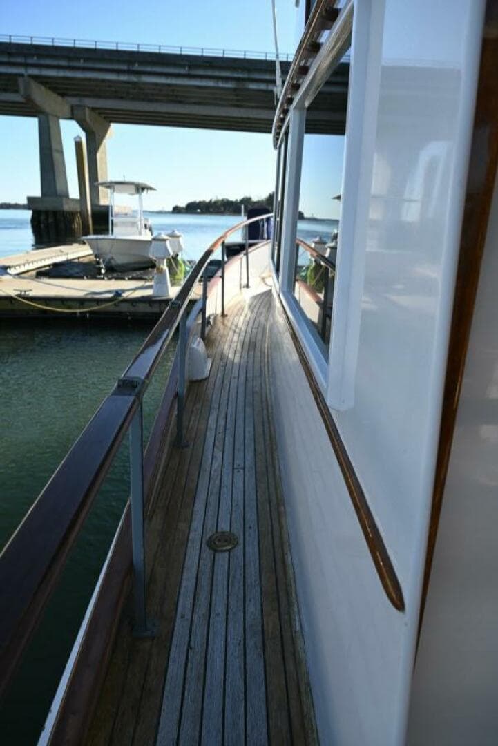 1970 Grand Banks Flybridge Trawler