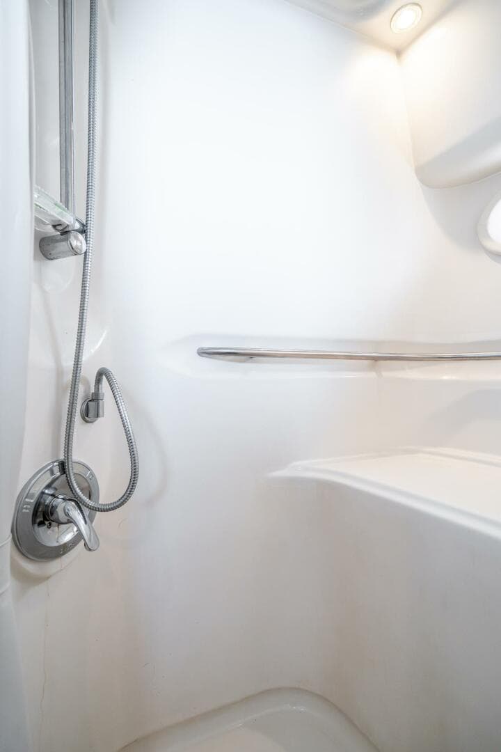 1999 Maxum 4100 SCA Motor Yacht