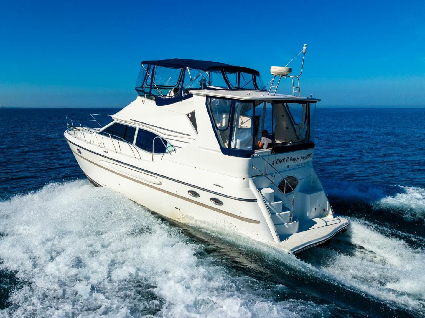 1999 Maxum 4100 SCA Motor Yacht