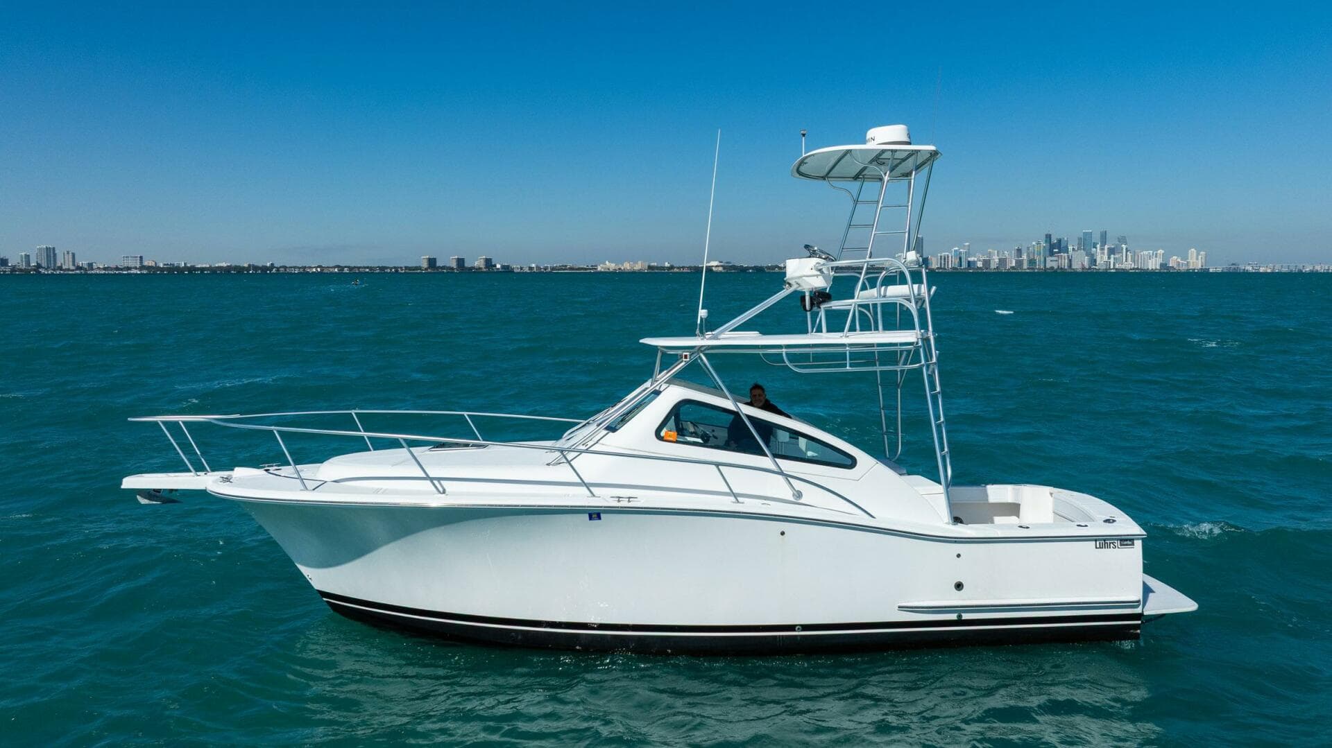 2004 Luhrs 32 Open