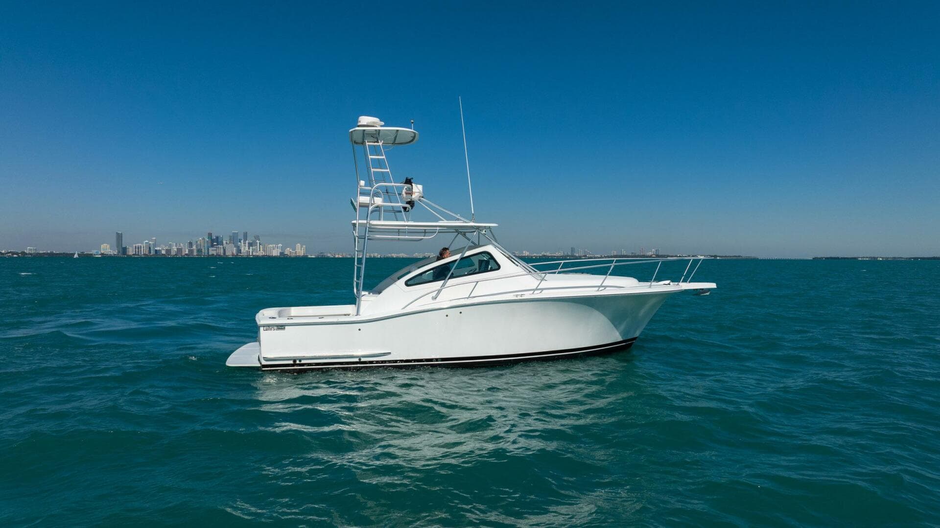 2004 Luhrs 32 Open
