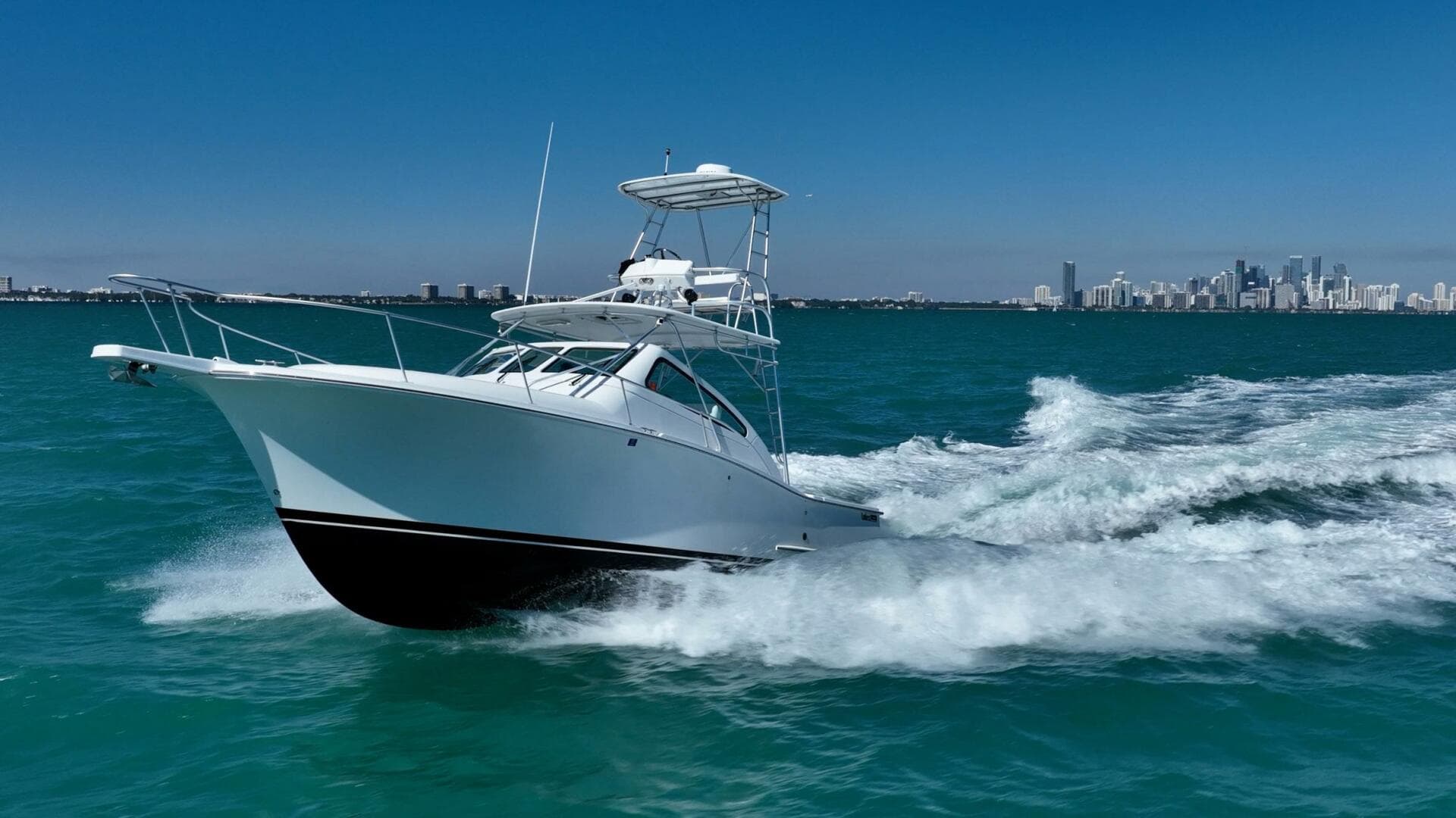 2004 Luhrs 32 Open