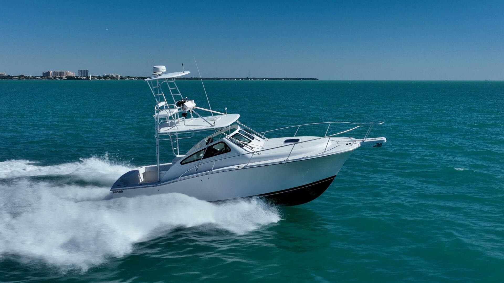 2004 Luhrs 32 Open