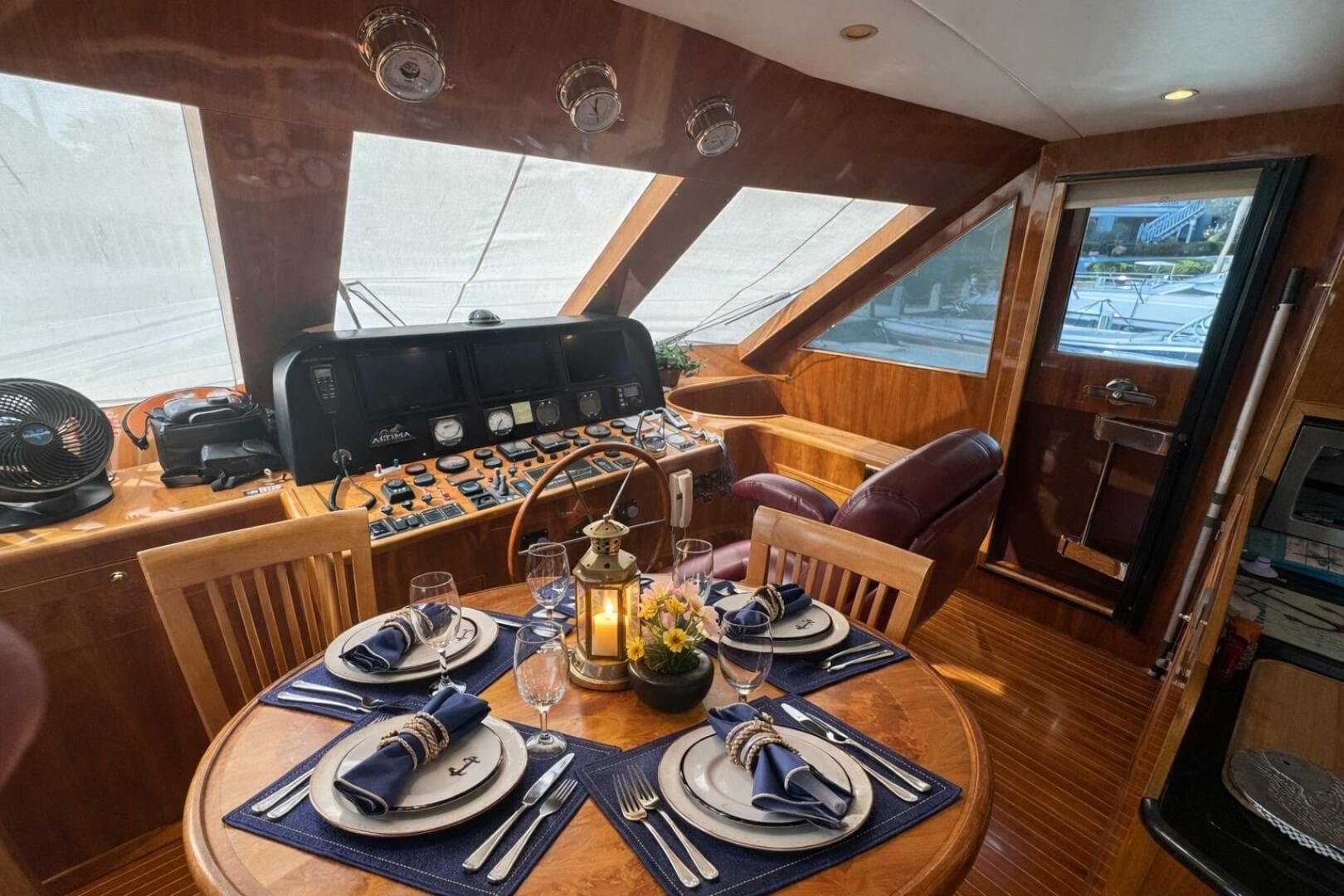 2004 Altima 55 Pilothouse