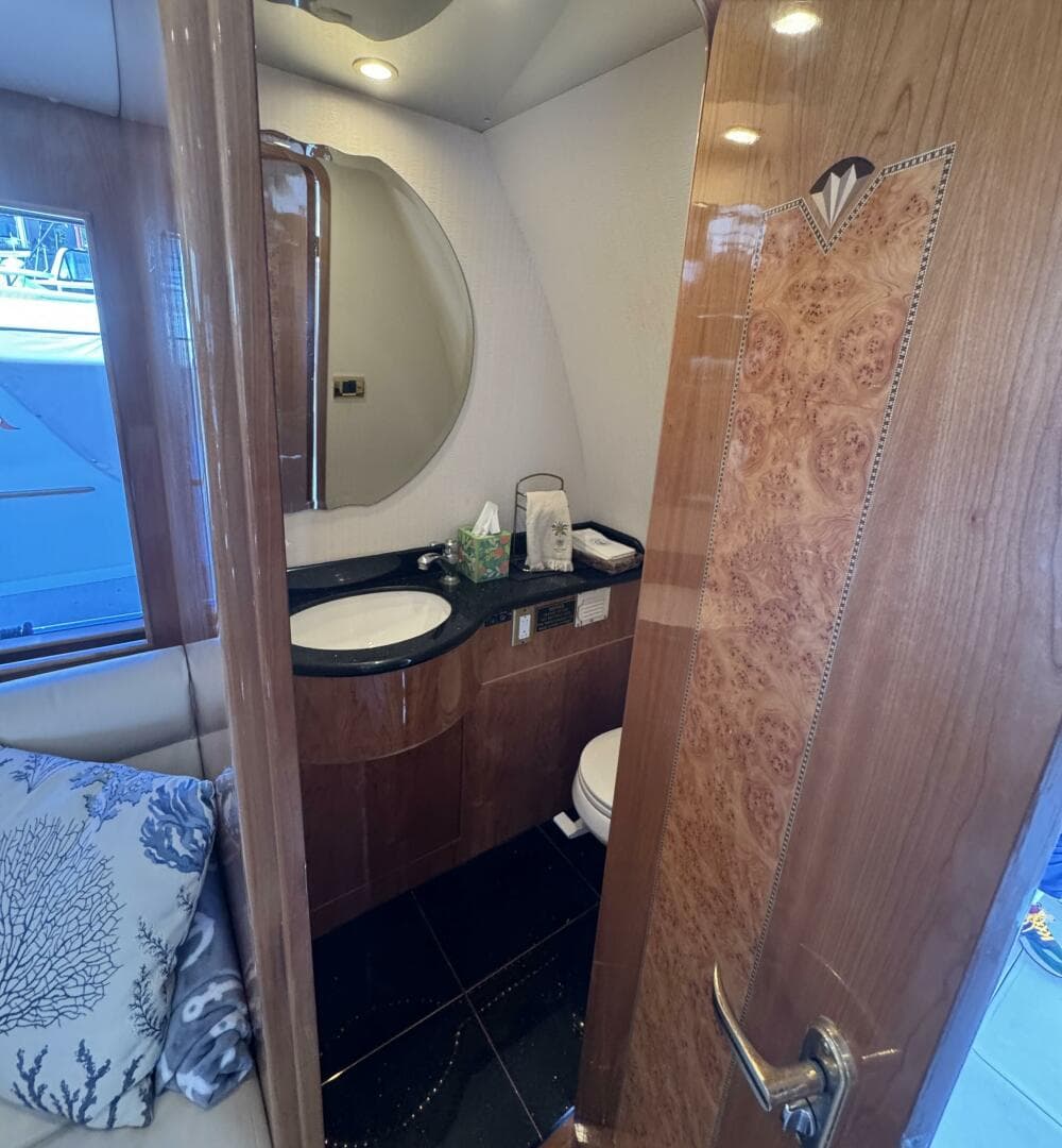 2004 Altima 55 Pilothouse